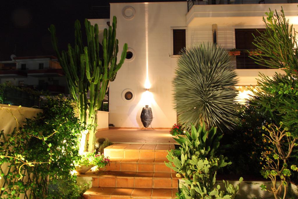 B&B Villa Il Sughero Monopoli Exterior photo