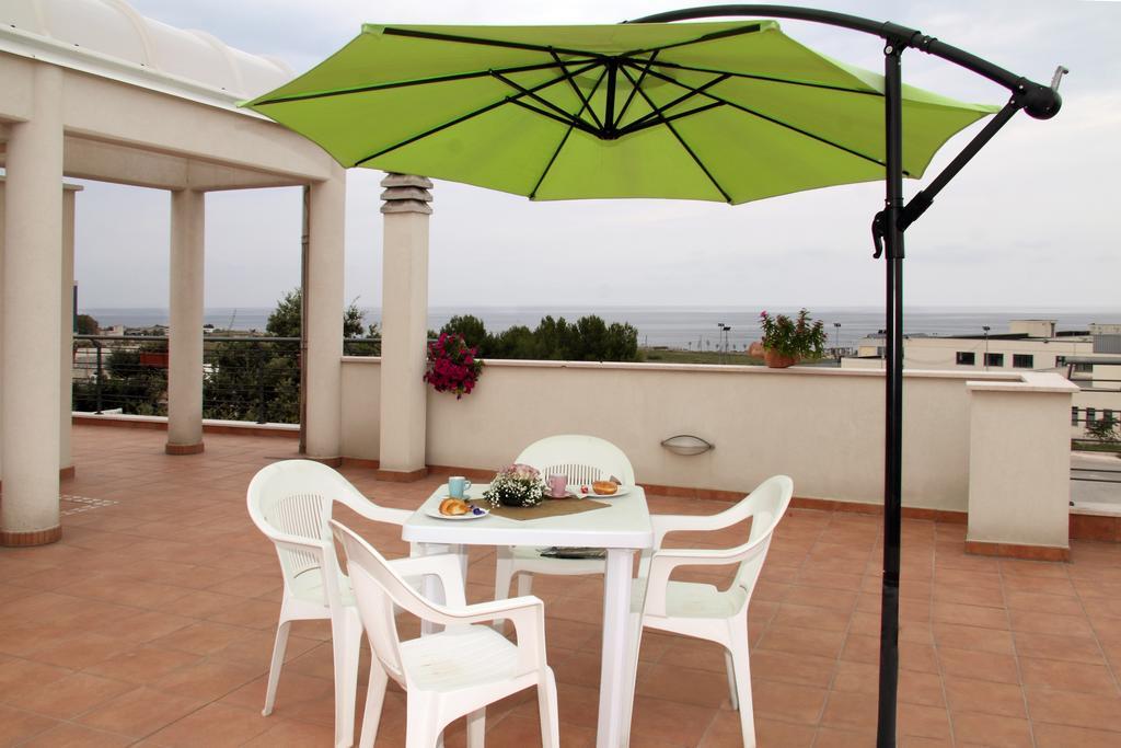 B&B Villa Il Sughero Monopoli Exterior photo