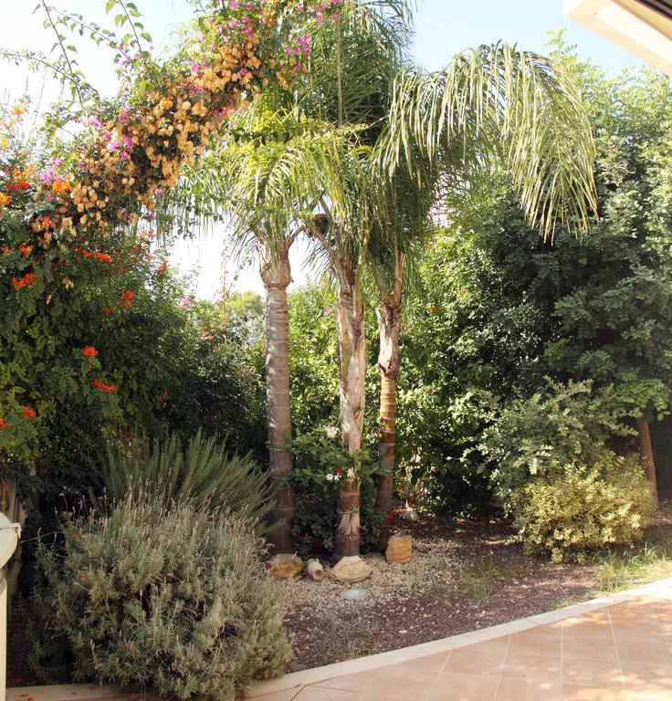 B&B Villa Il Sughero Monopoli Exterior photo